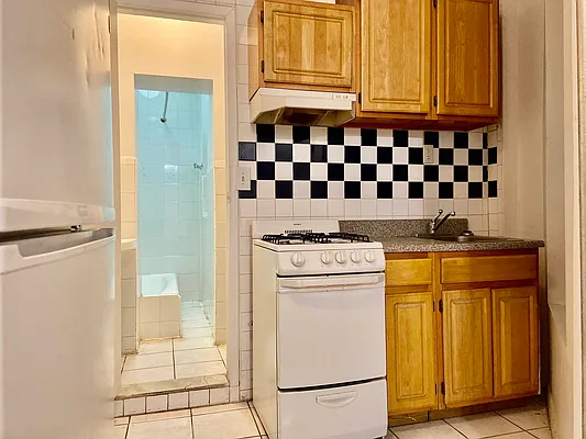 Rented by J Misrahi Realty Corp | media 25