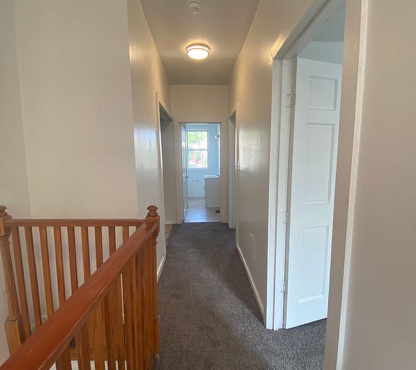 1st image of 901 Kinney St