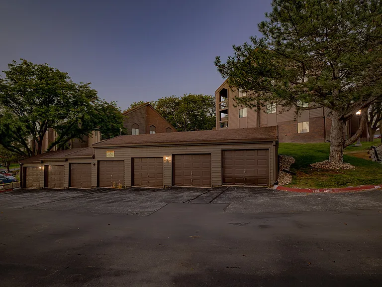 Lake Candlewood Apartments — Photo 18