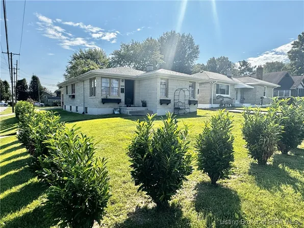 2819 Lincoln Drive, Clarksville, IN 47129