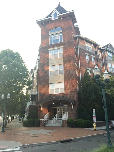 35 W Broad St Photo 1