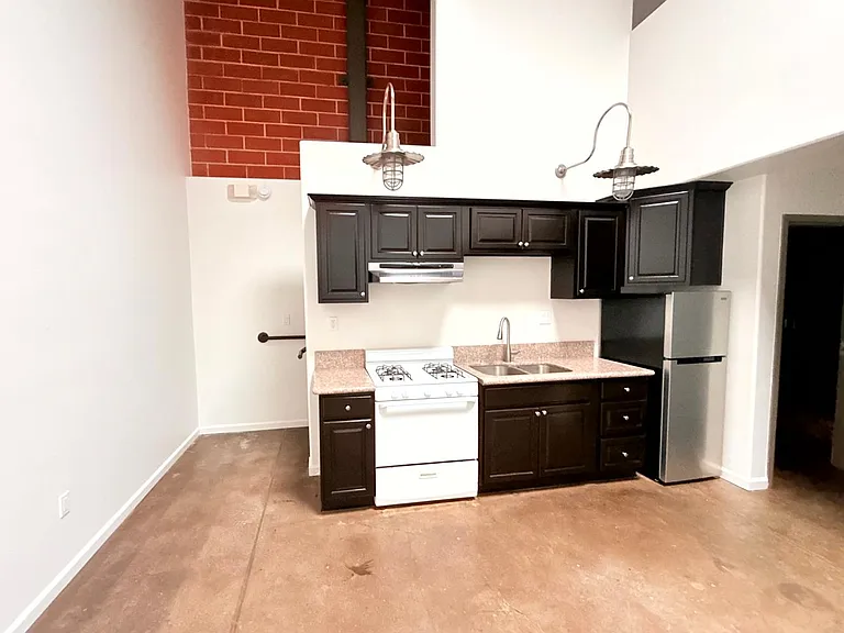 1734 N. Main St.,/ 633 Gibbons Street — Photo 21