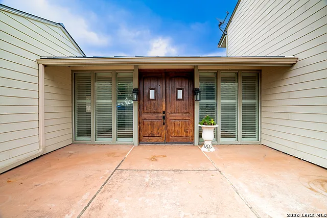 4 bed, 3.5 bath, 3848 sqft, $3,000 — Photo 4