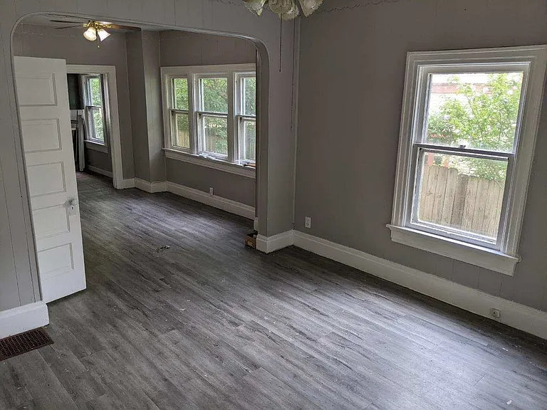 1249 Arbor Ave — Photo 2
