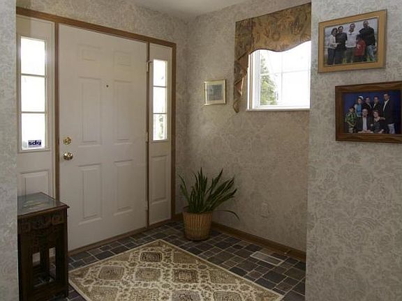 4th image of 348 Sycamore Woods Ln