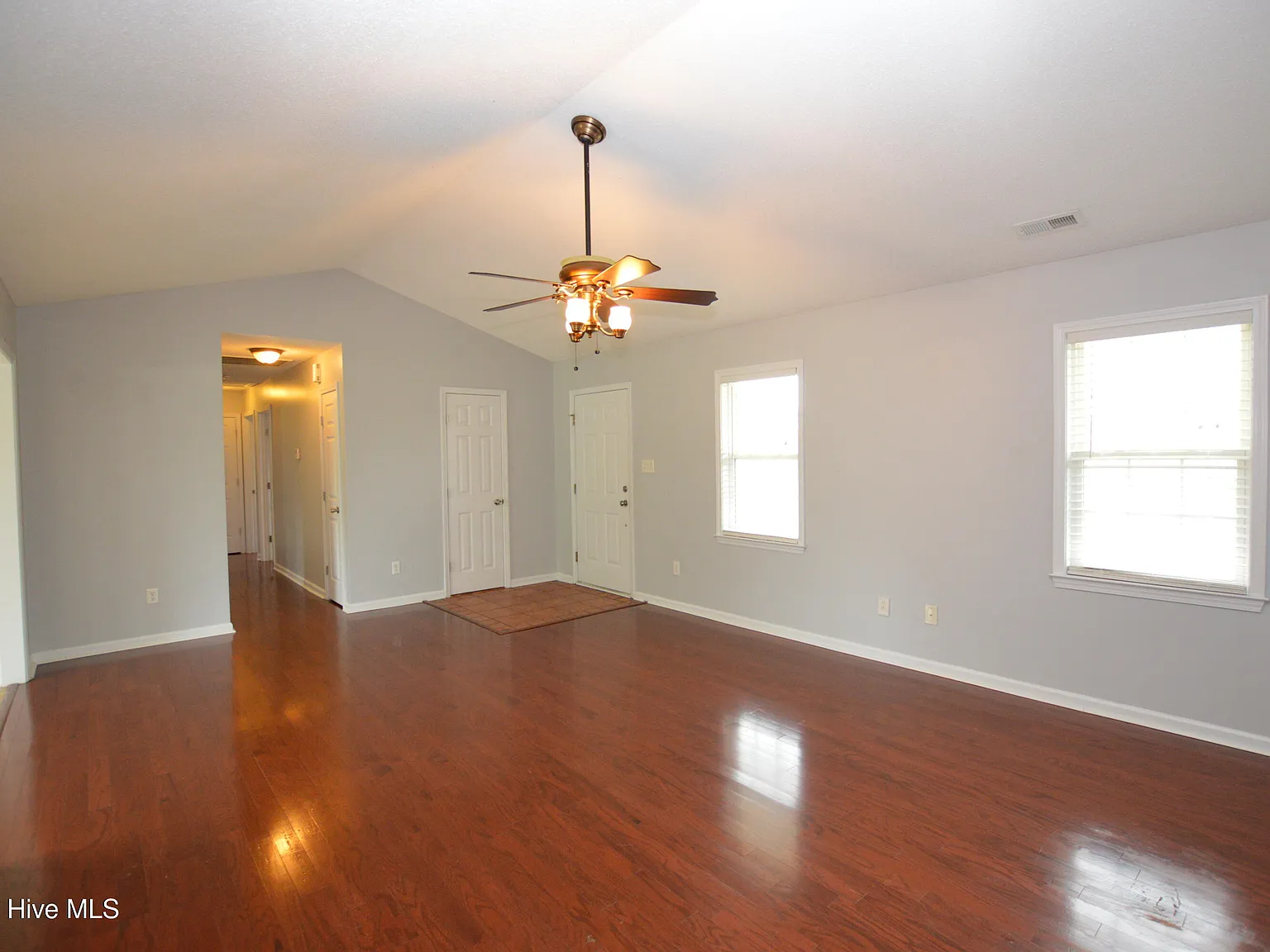 3 bed, 2.0 bath, $1,700 — Photo 3