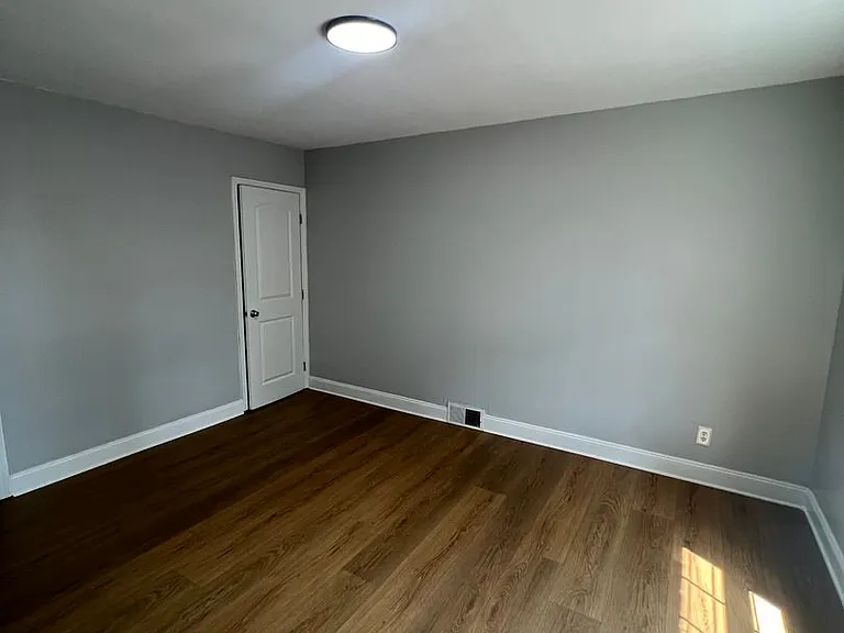 1505-1515 Franklin Park S — Photo 24