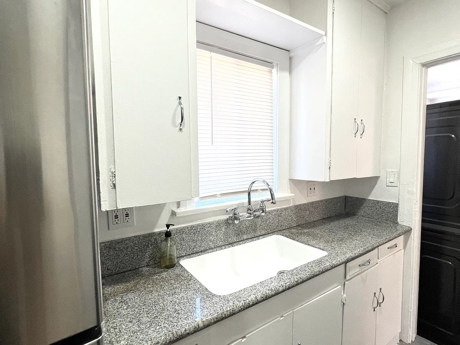 1 bed, 550 sqft, $1,995 — Photo 3