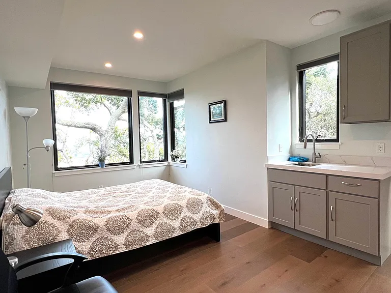 480 Erlin Dr — Photo 8