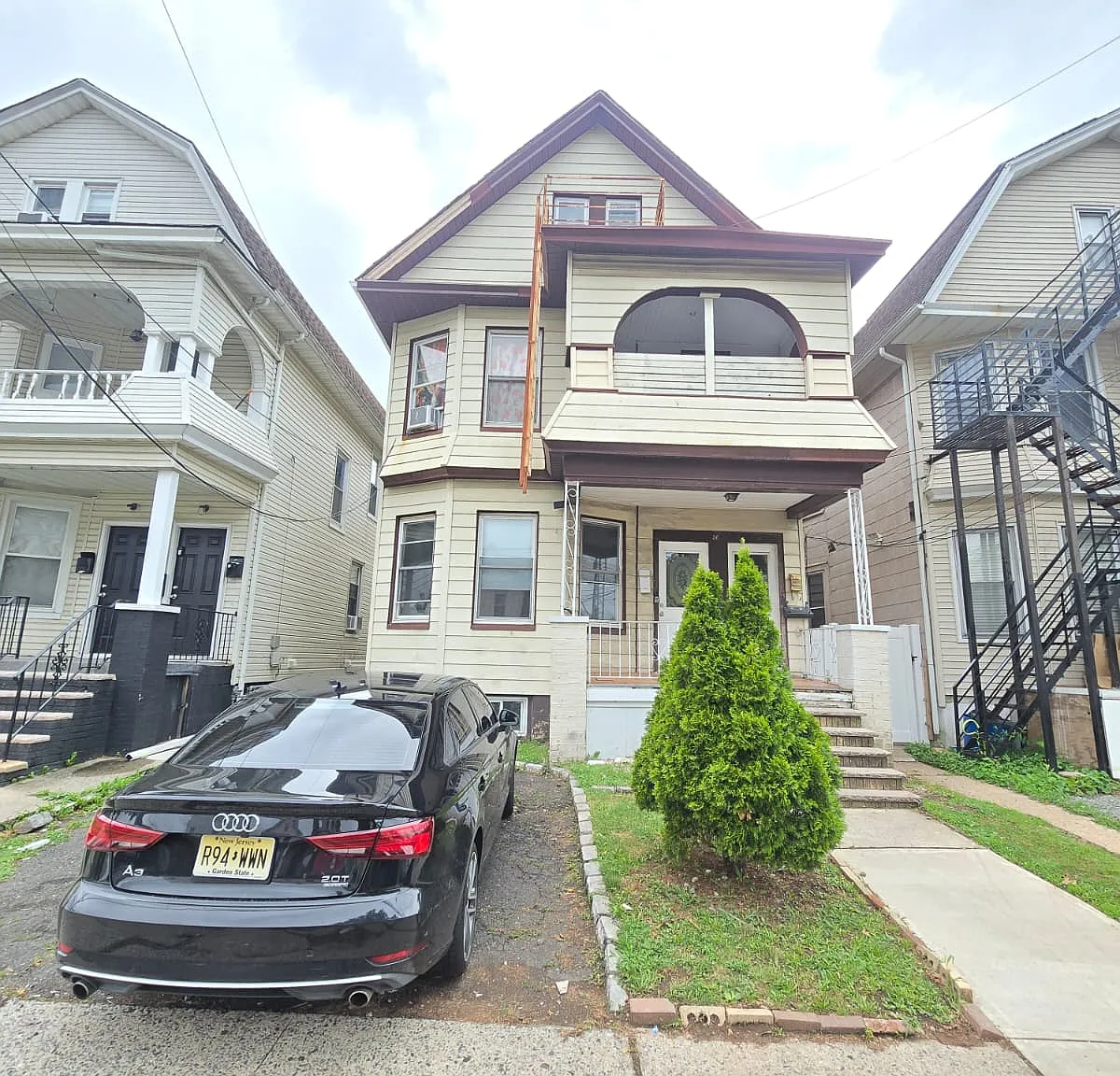 3 bed, $2,200 — Photo 1