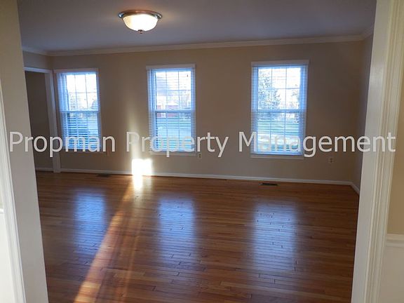 3rd image of 8514 Chase Glen Cir