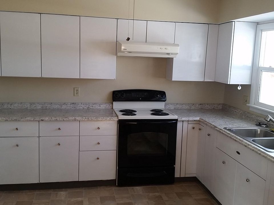 main level kitchen