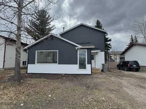 10021 N 106th Ave, Grande Prairie, AB T8V 1J6