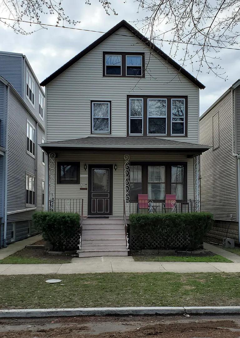 2 bed, 1100 sqft, $2,100 — Photo 1