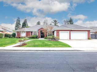 10207 Finchley Dr, Bakersfield, CA 93311