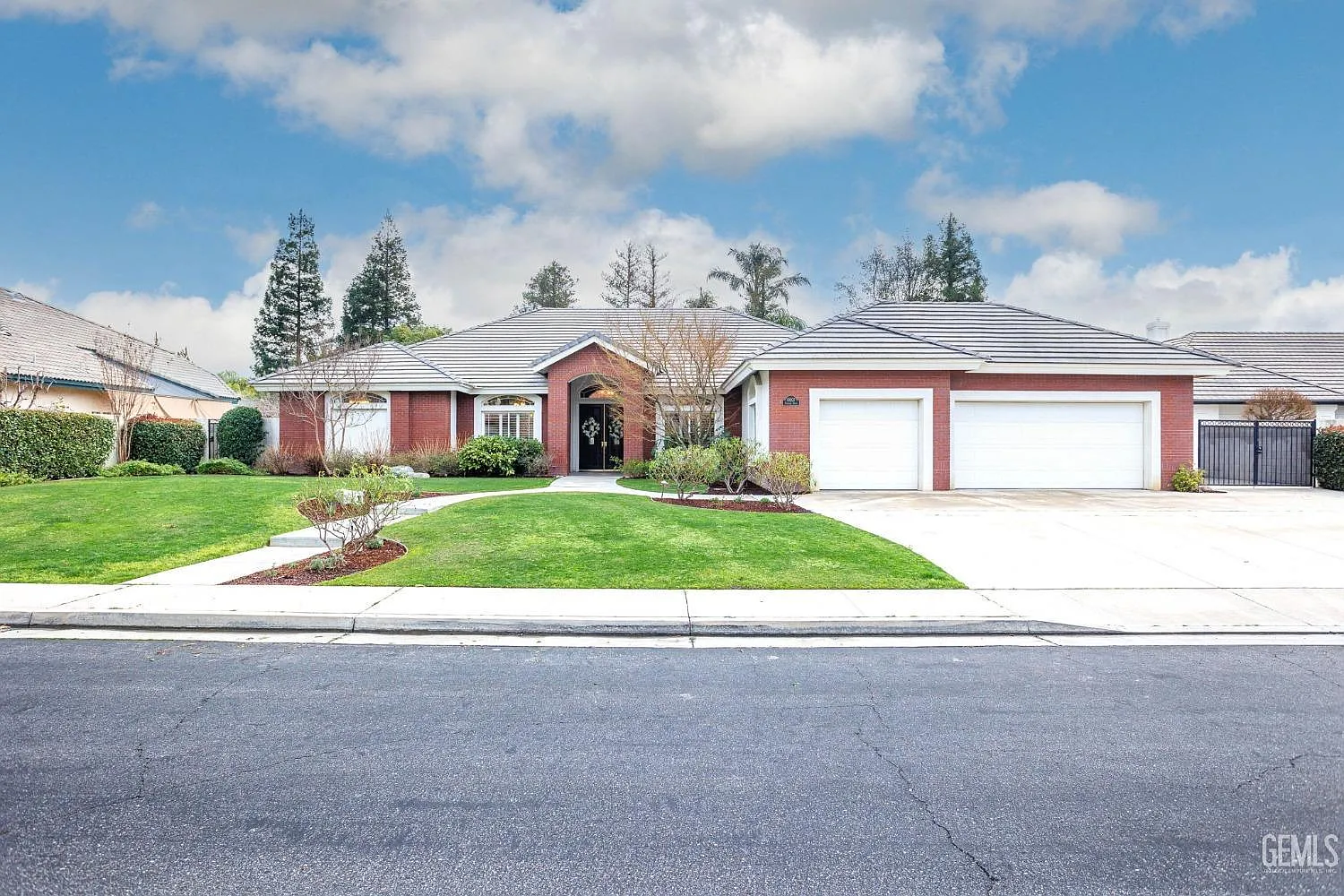 10207 Finchley Dr photo 1