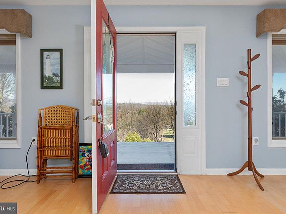 3rd image of 209 Park Ridge Ct