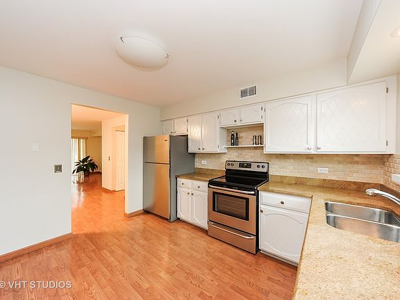 5th image of 3241 Milwaukee Ave APT 1A