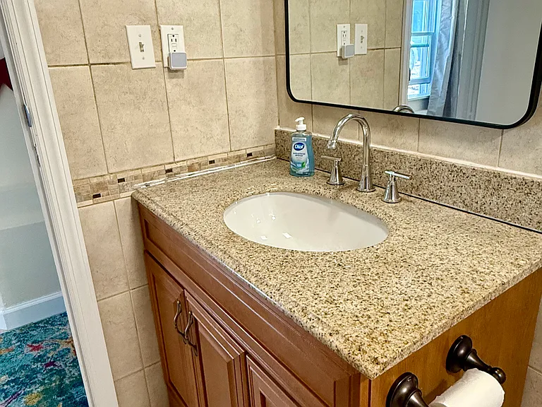 122 Franklin Ave #B — Photo 10