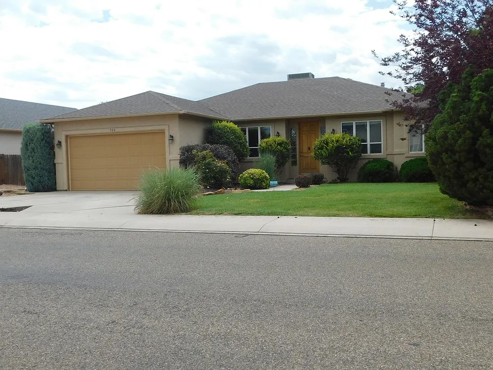 566 Garnet Dr