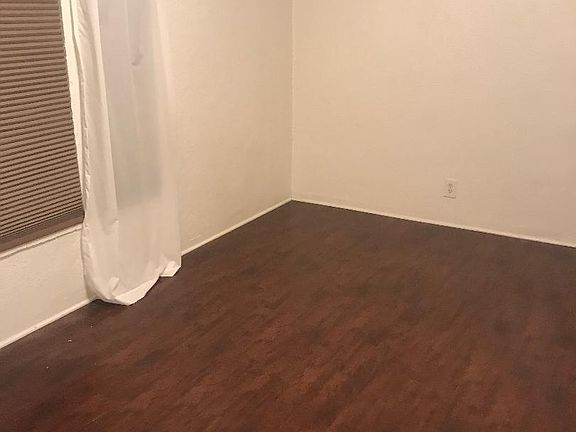 2nd image of 1128 N New Hampshire Ave APT 4
