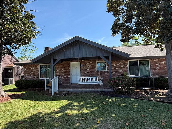 2nd image of 30 N Terrace Dr