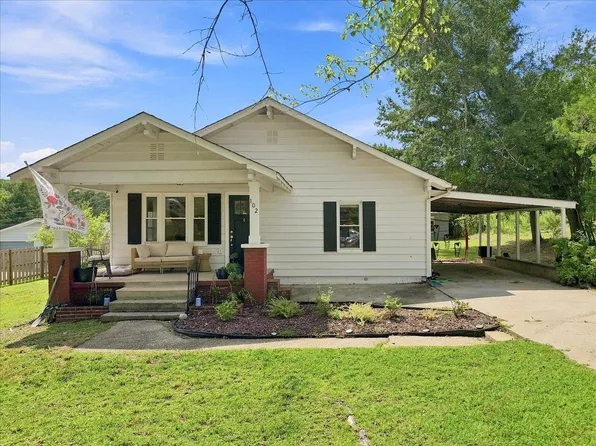 102 Edgewood Ave, Landrum, SC 29356