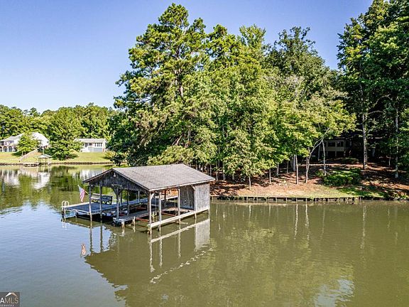 2nd image of 188 S Steel Bridge Rd SE