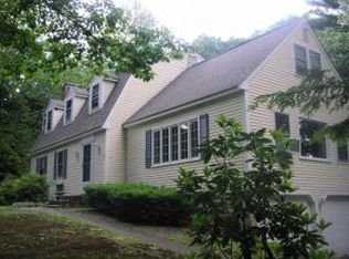 8 Bayberry Dr, Amherst, NH 03031