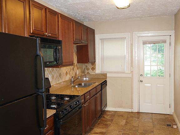 4th image of 583 Colonial Cir #2