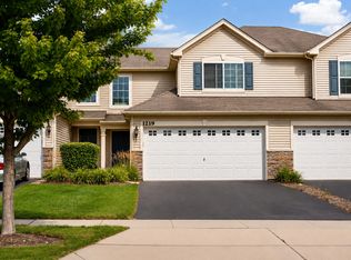1219 Da Vinci Dr, Hampshire, IL 60140