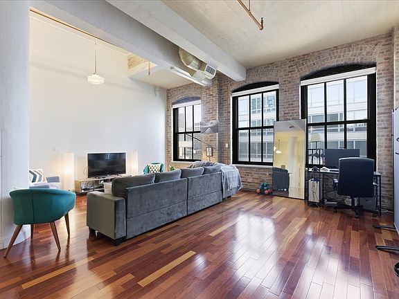 4th image of 801 S Wells St APT 1006