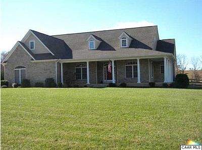 1st image of 272 Oak Dale Ln