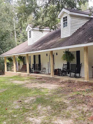 1st image of 813 Joan Ln