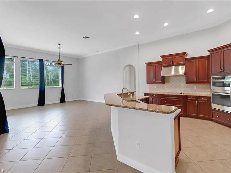 11128 Sierra Palm Ct — Photo 16