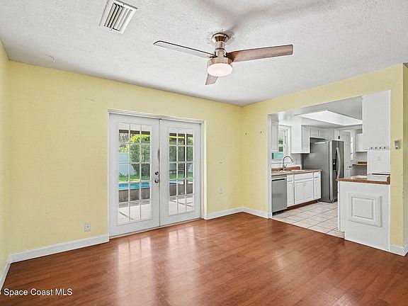 4th image of 886 Barris Ln