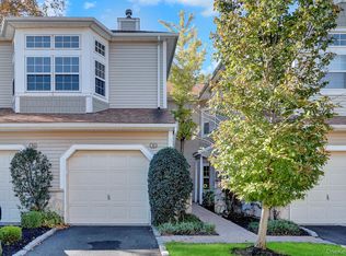 45 Carriage Ln UNIT 45, Plainview, NY 11803