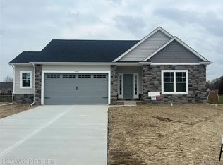 7452 Skylar Ct, Swartz Creek, MI 48473