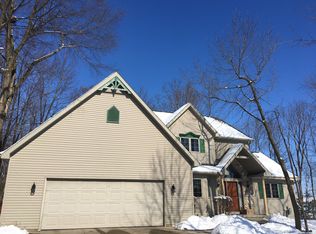 313 Spicewood Ct, Wrightstown, WI 54180