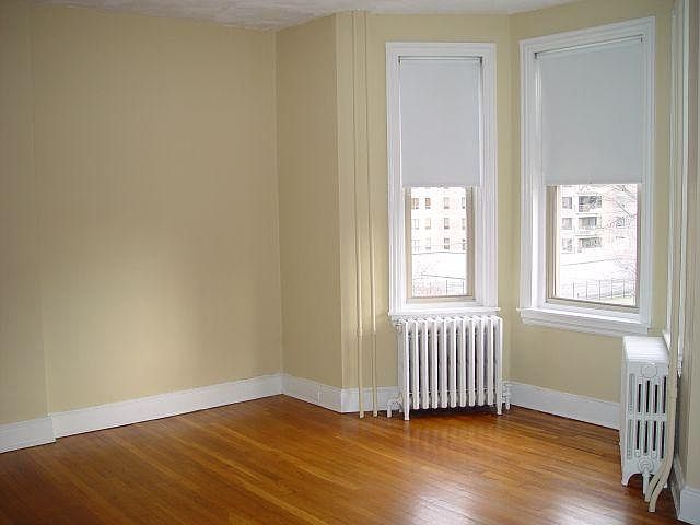 2nd image of 1423 N Harrison St APT 3