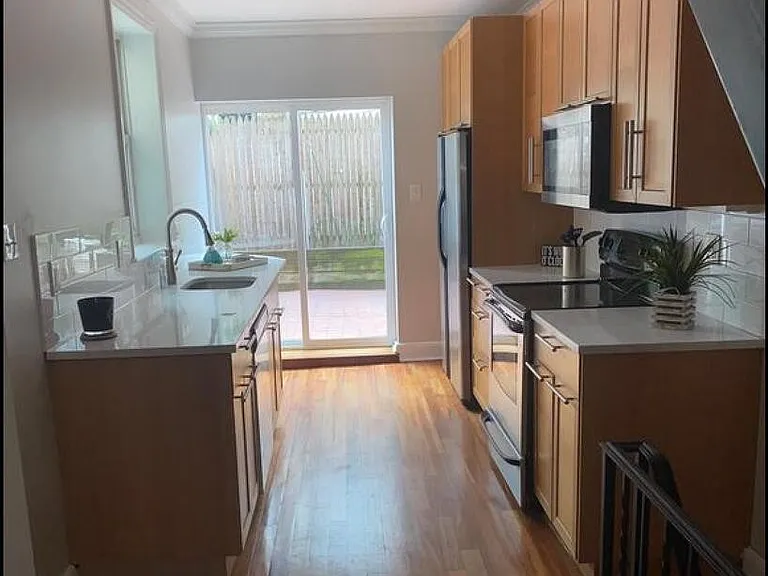 1212 N Howard St — Photo 5