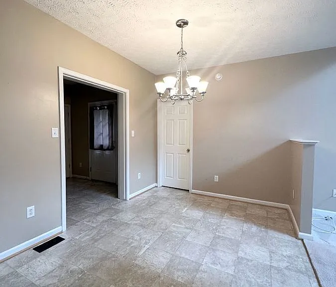 52 Acadia St — Photo 3
