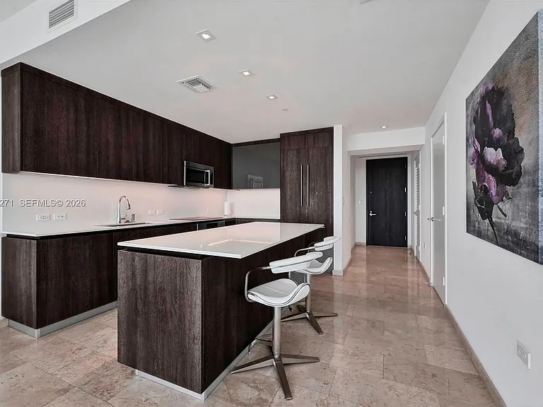 88 SW 7th St #2106 — Photo 9