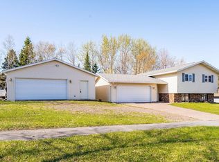 22 Marks Dr, Silver Bay, MN 55614