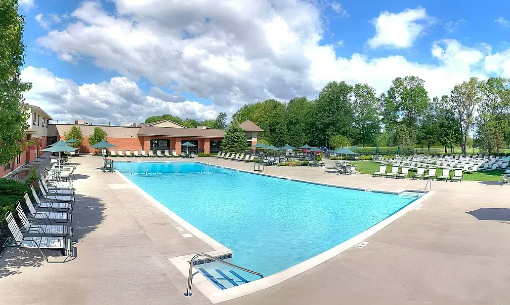 2 bed, 890 sqft, $1,380 — Photo 2