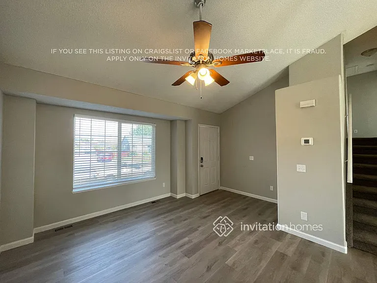 1082 Clogger Ln — Photo 5