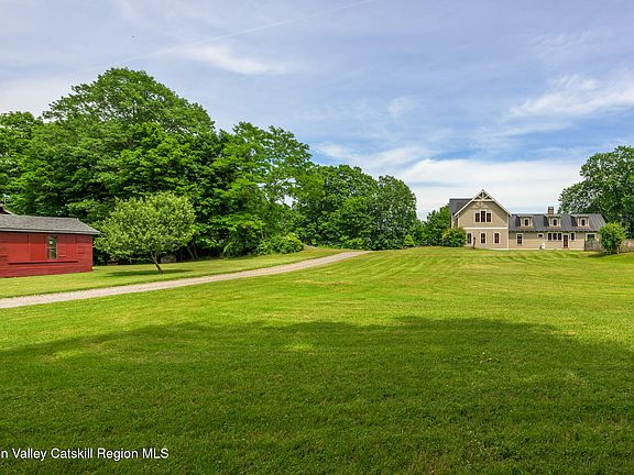 3rd image of 1530 River Road