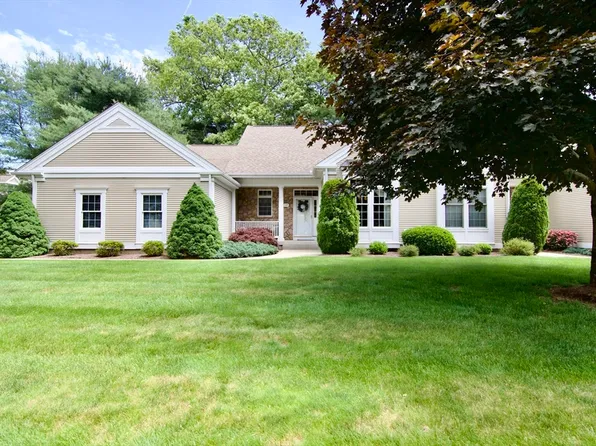 17 Spruce Dr Unit 17, Wilbraham, MA 01095