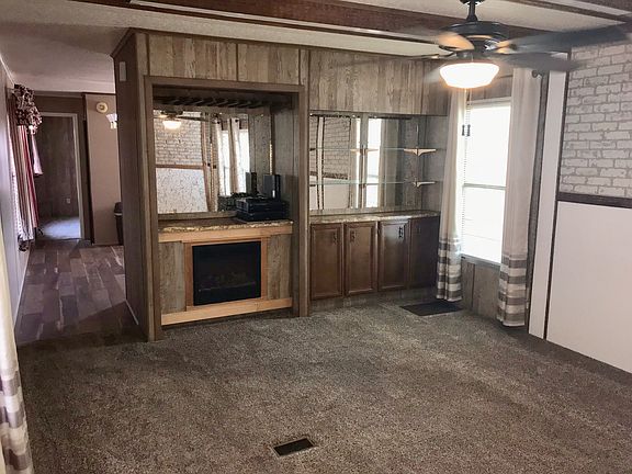 Spacious Living Room!