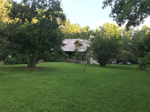 1403 Country Lake Dr, Greensboro, NC 27406